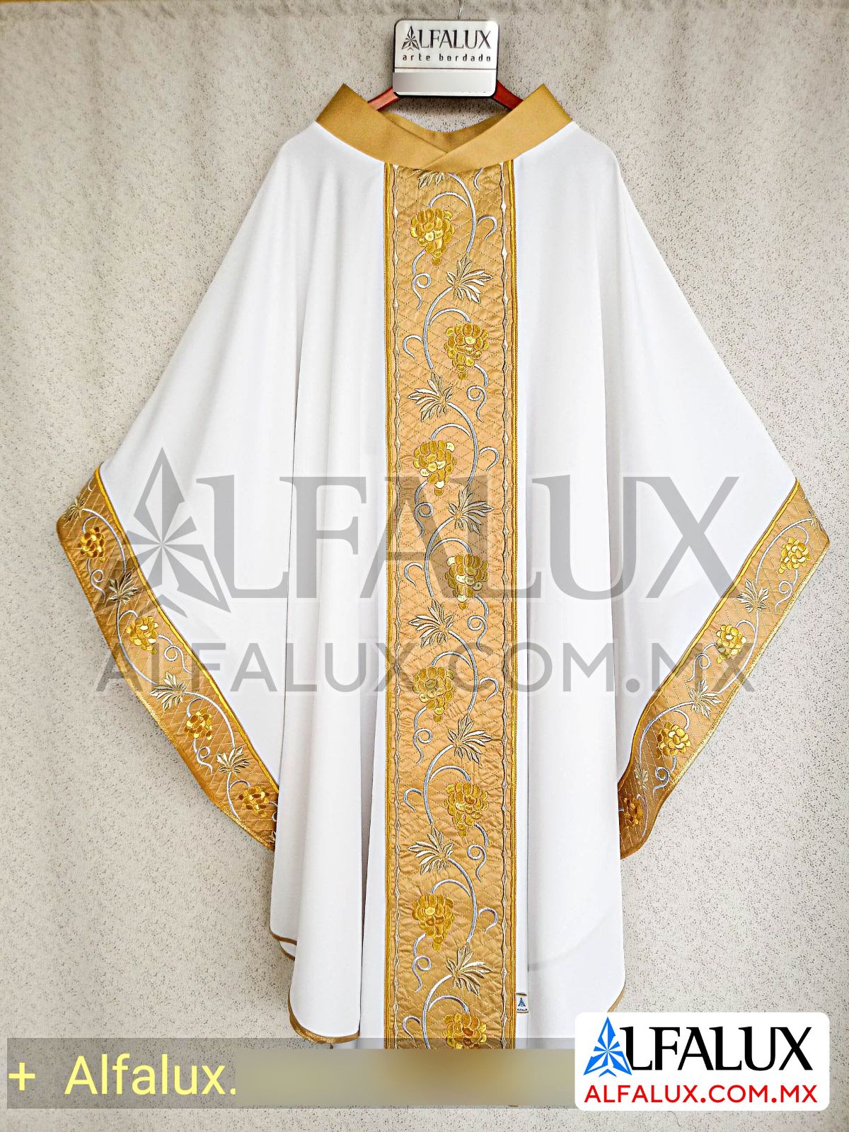 03 UVAS Casulla Alfalux Blanco Dorado Brocado Laterales 500